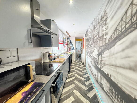 1 bed Flat for sale Image 4