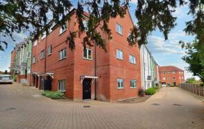 63, Summerhouse Hill, Buckingham MK18 1XW