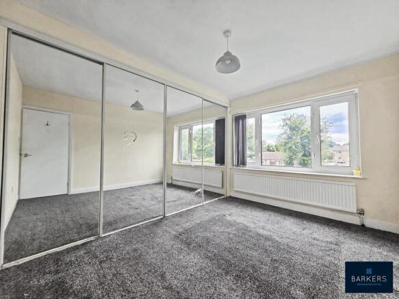 3 bed Town House for sale Image 8