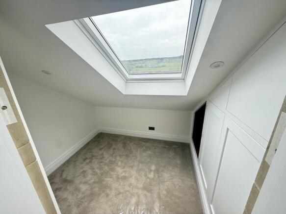 4 bed Detached for sale Image 8