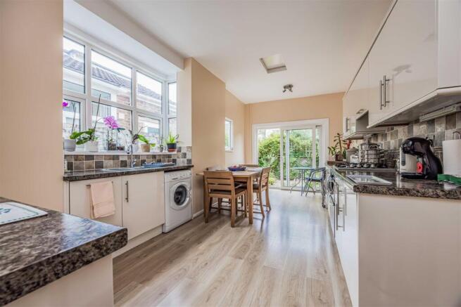 132 Eastfield Road, Southsea-Small-PorticoMarketin