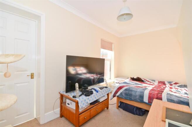Bedroom 2.JPG