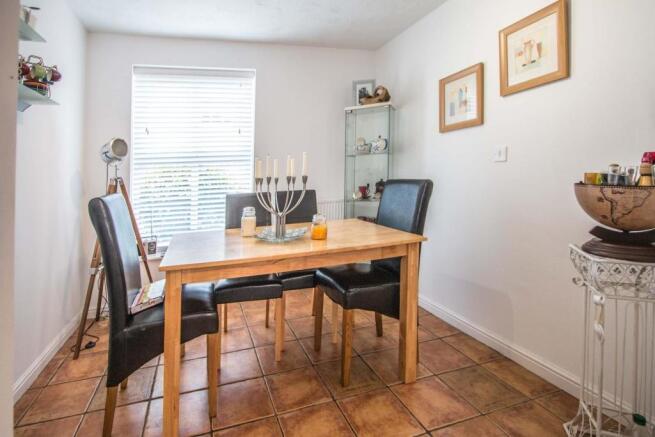 Dining-room..jpg