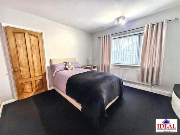 3 bed Semi-Detached for sale Image 6