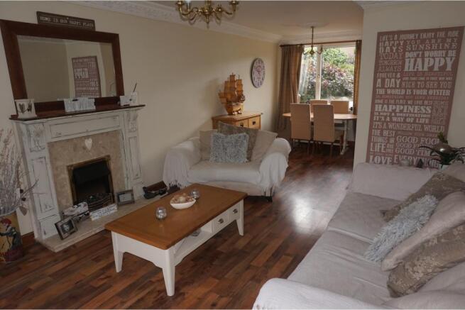 Lounge/Dining Room