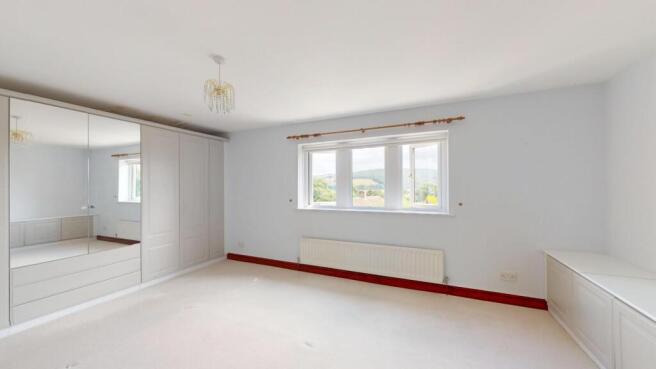 3 bed Terraced for sale Image 10