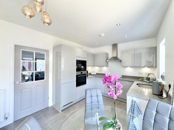 Merton Close, Kippax, West Yorkshire, LS25 photo 4