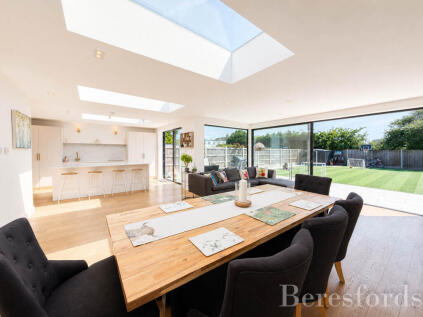 Kent Drive, Hornchurch, RM12