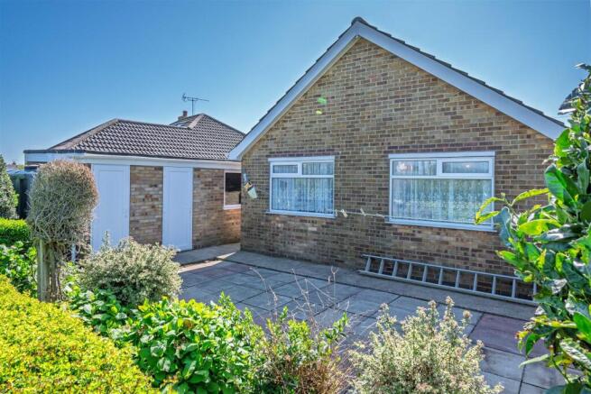2 bed Detached Bungalow for sale Image 12