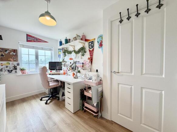 3 bed Semi-Detached for sale Image 12