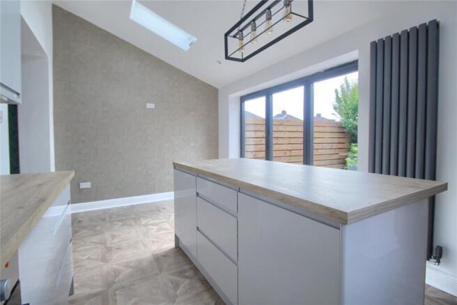 4 bed Semi-Detached for sale Image 10