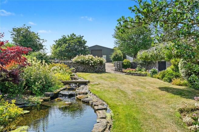 5 bed Detached for sale Image 12