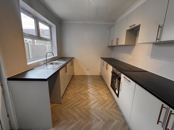 3 bed House to rent Image 8