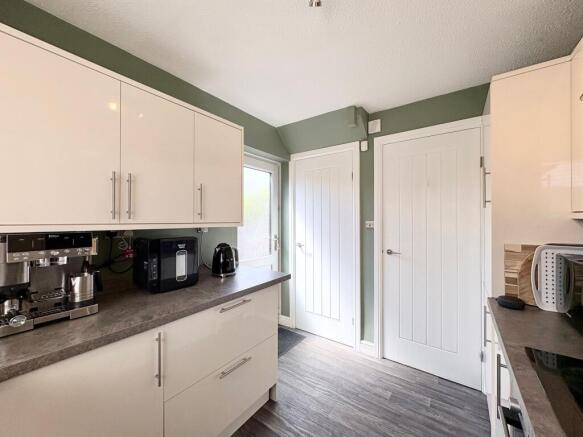 3 bed Semi-Detached for sale Image 6