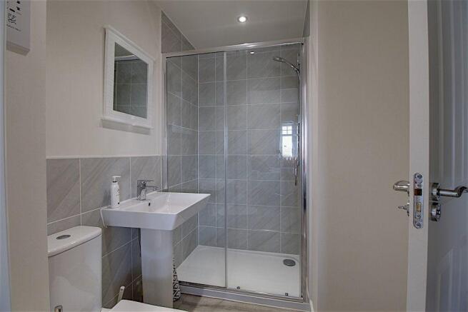 Jack and Jill En-suite