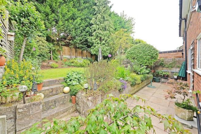 GARDEN 2.jpg
