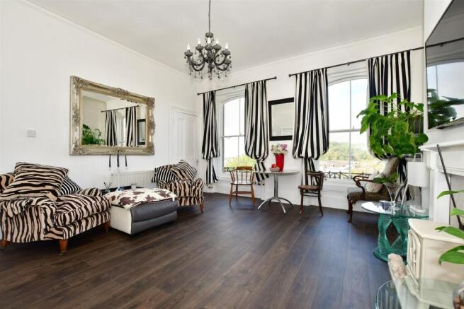 Lounge/ Diner