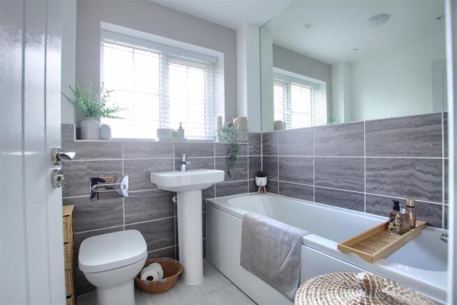3 bed Detached for sale Image 11