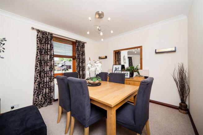 Lounge/ Dining Area