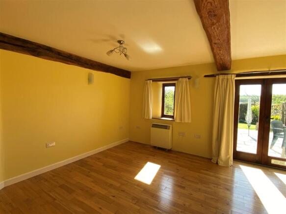 SITTING/DINING ROOM