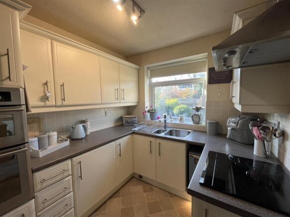 3 bed Semi-Detached for sale Image 7