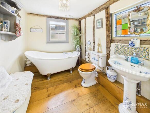 Bathroom.jpg