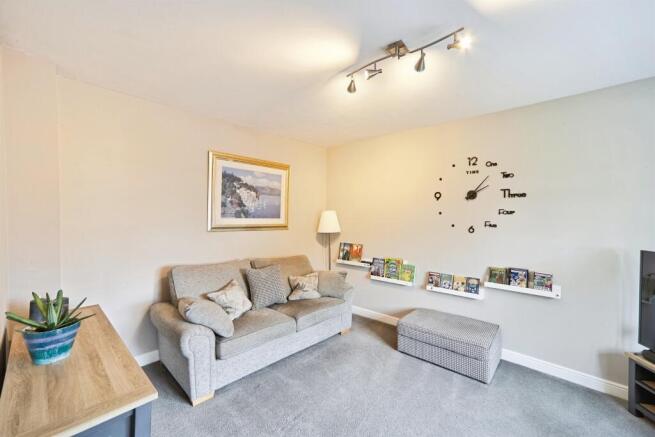4 bed Semi-Detached for sale Image 6