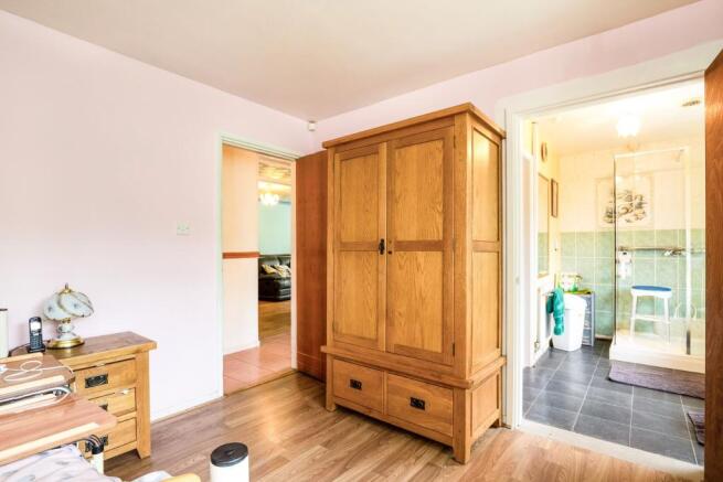 Bedroom One/Shower R