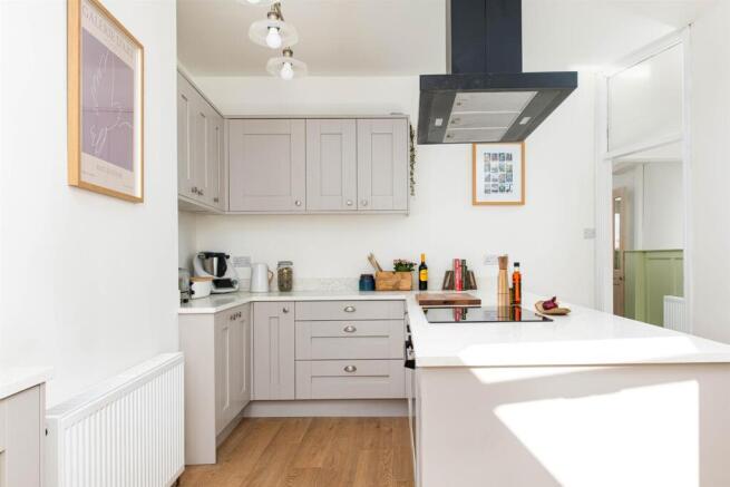 Kitchen_5.jpg