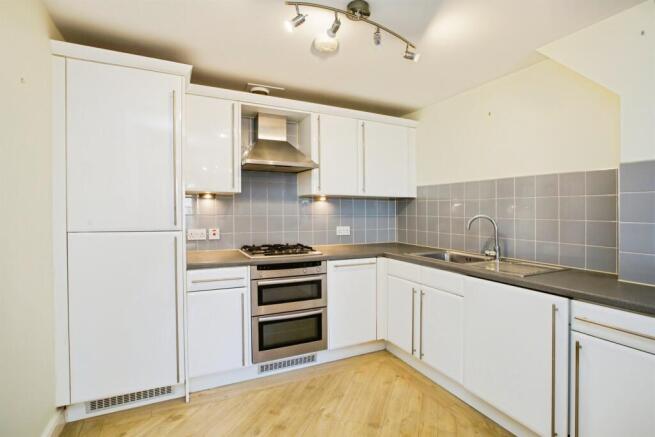 2 bed Apartment for sale Image 5