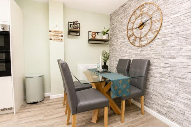 3 bed Semi-Detached for sale Image 9