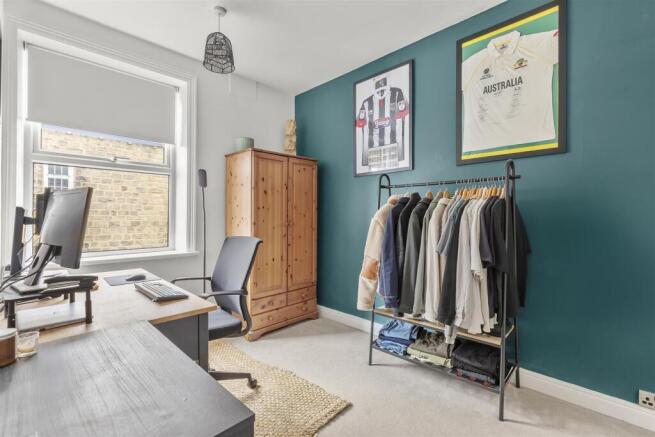 3 bed Terraced for sale Image 11