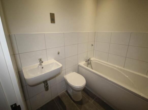 2 bed Flat to rent Image 10