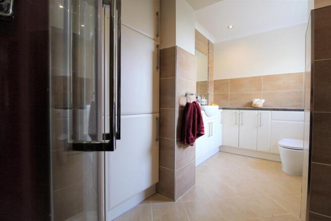 Master En-suite