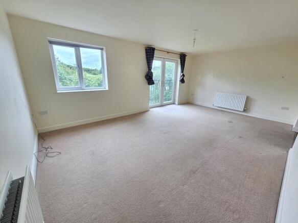 2 bed Apartment to rent Image 6