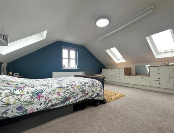 Bedroom 1.JPG