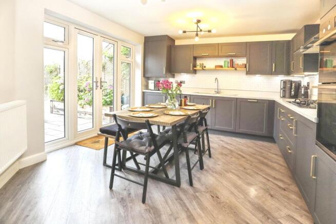 Oswald Way, Buckingham, MK18 photo 3