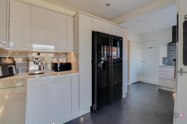 3 bed Semi-Detached for sale Image 5