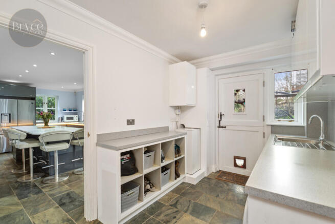 Haylett Lodge  -10