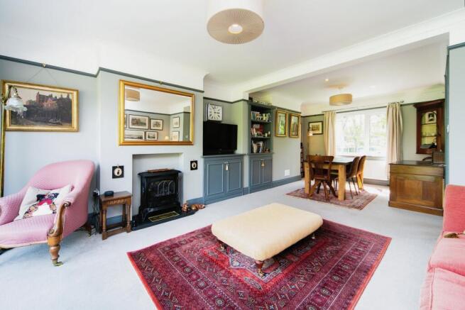 Lounge/Dining Room