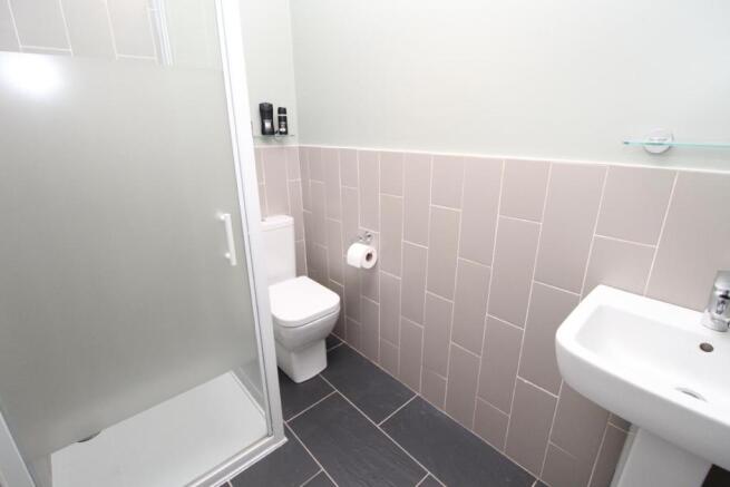EN-SUITE SHOWER ROOM/ W.C.