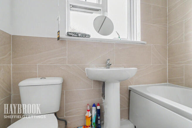 3 bed Semi-Detached to rent Image 11