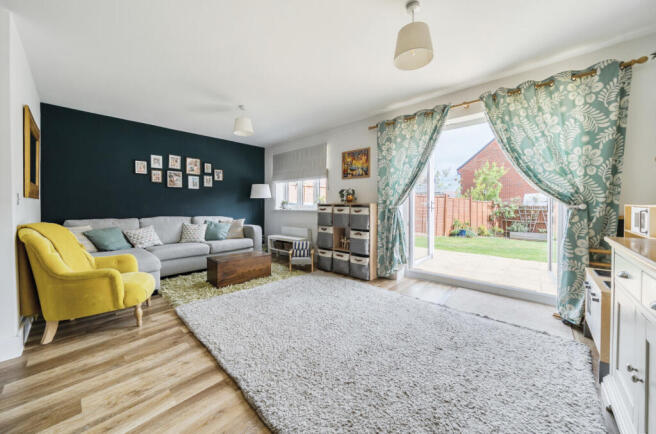 1298763-2-6836e31...