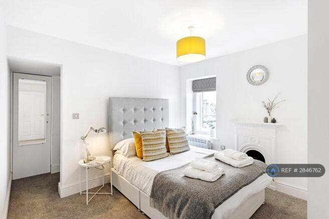 2 bed Flat to rent Image 2