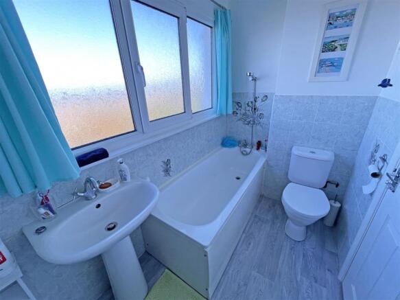 Bathroom.JPG
