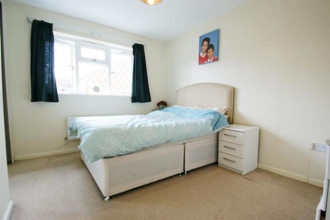 Bedroom 1.JPG