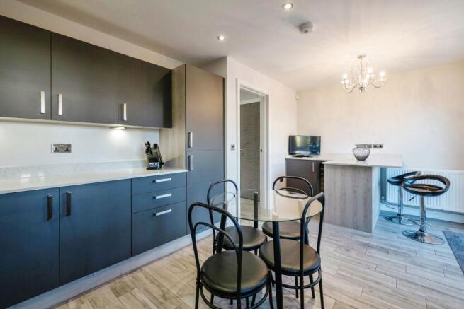4 bed Detached for sale Image 10