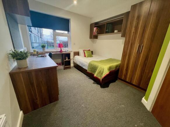 PEN BED LIME LANDSCAPE LARGE.jpg