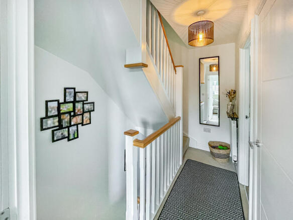 4 bed Semi-Detached for sale Image 9