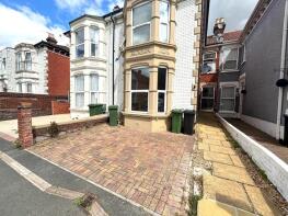 111, Laburnum Grove, Portsmouth PO2 0HF